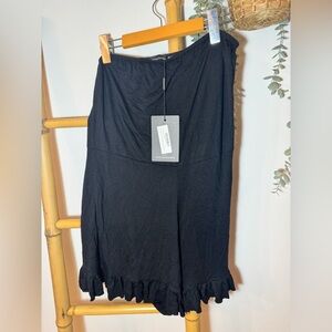 Pretty Little Thing Romper - Size 4